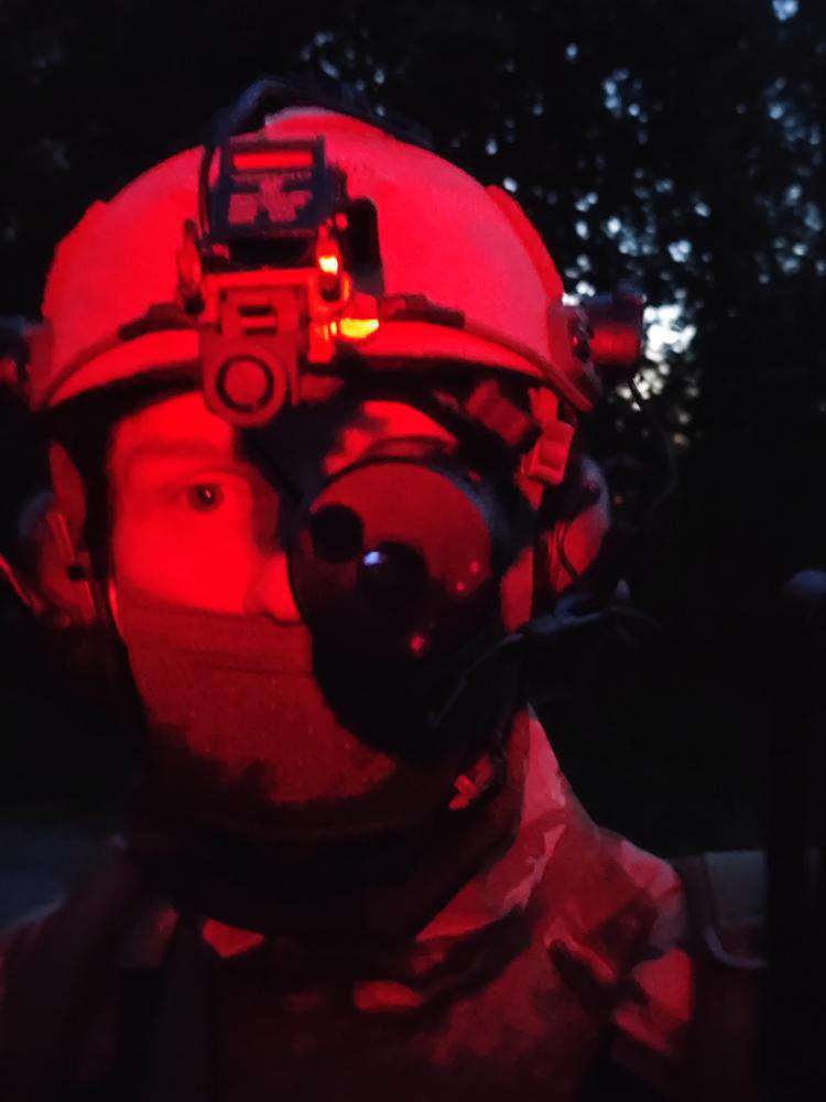 přiblížená fotka s nočním viděním